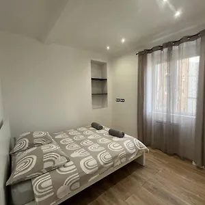 Appartement T2 Renove A 15 Min De Lyon, Pierre-Bénite
